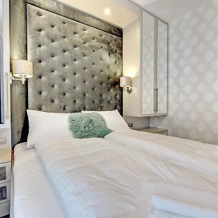 Flatinfo Chmielna Tower Apartment *